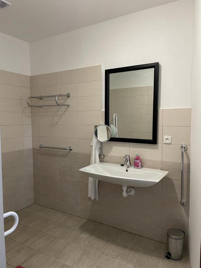 Apartments Gato Karlovy Vary Stara Role מראה חיצוני תמונה