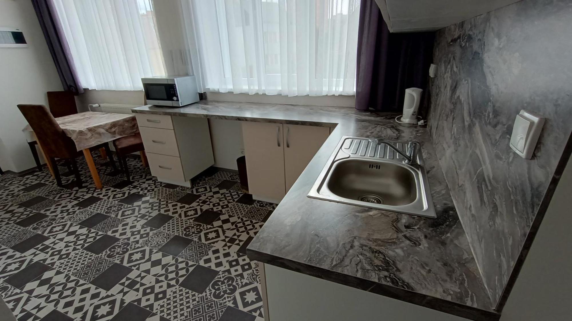 Apartments Gato Karlovy Vary Stara Role מראה חיצוני תמונה