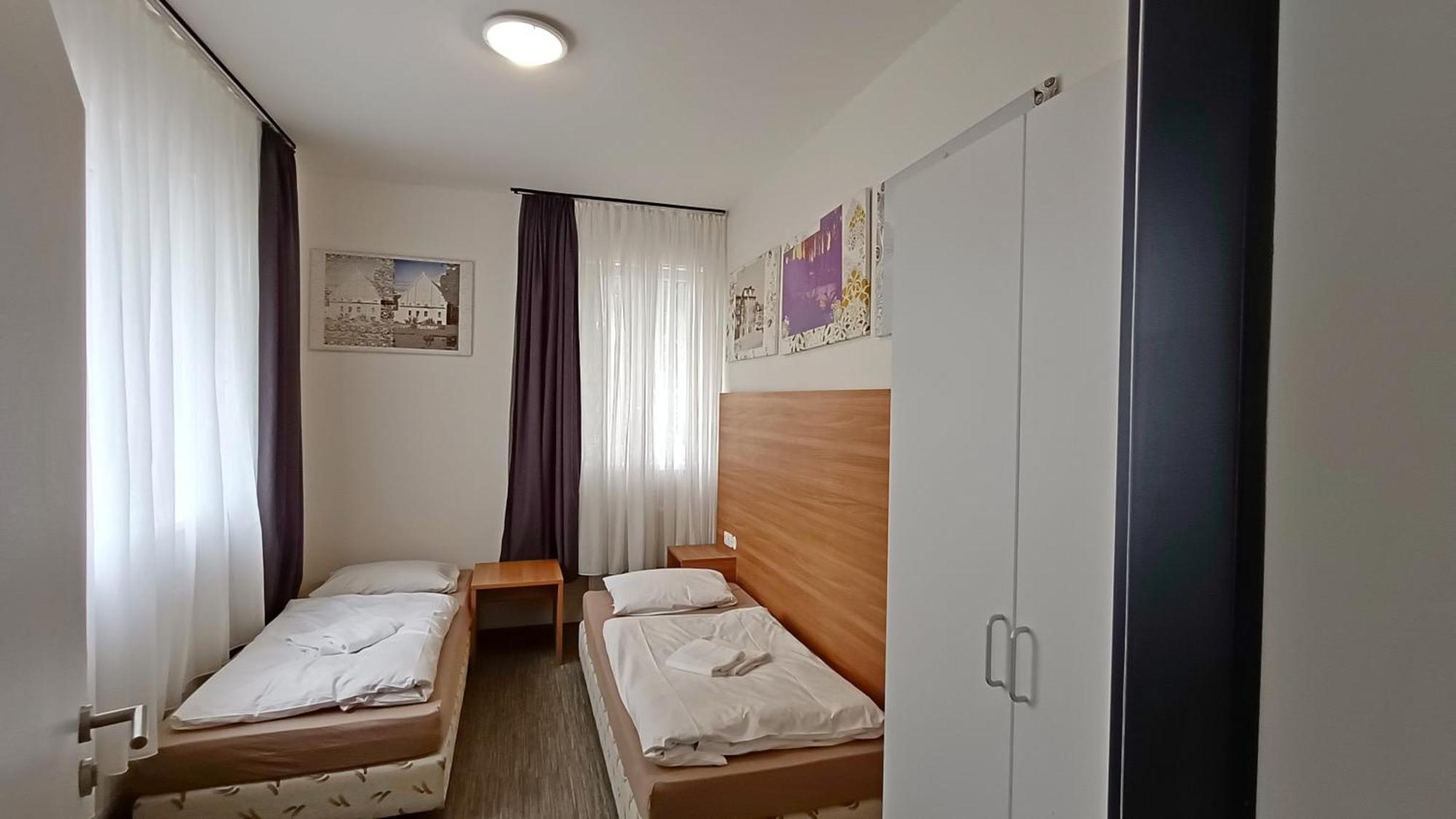 Apartments Gato Karlovy Vary Stara Role מראה חיצוני תמונה